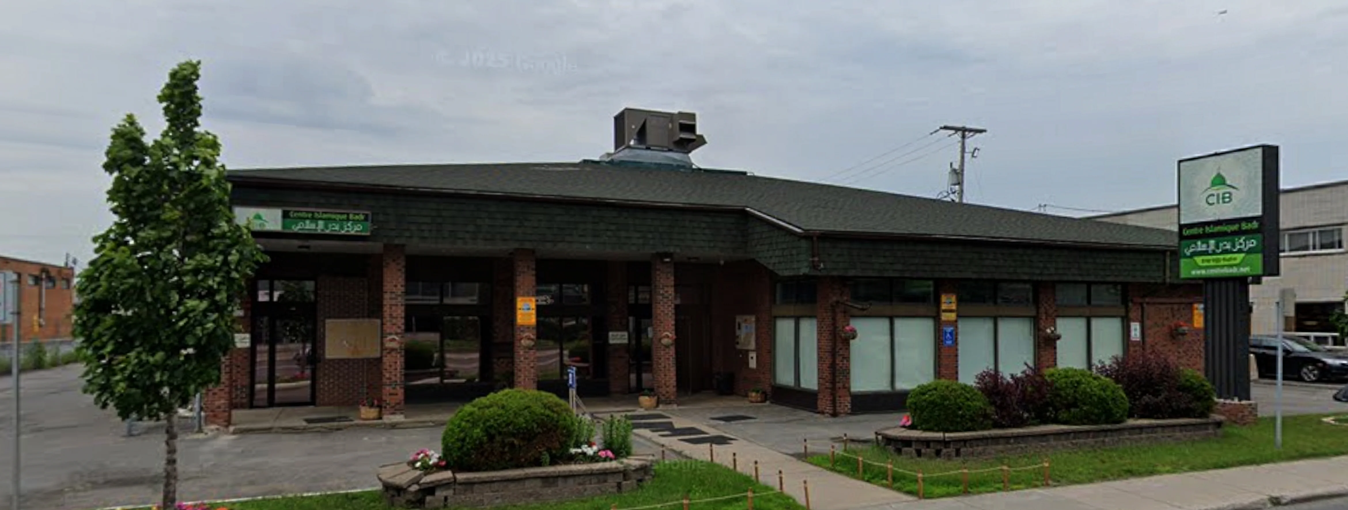Exterior view of Centre Islamique Badr de Saint-Léonard Saint-Leonard building